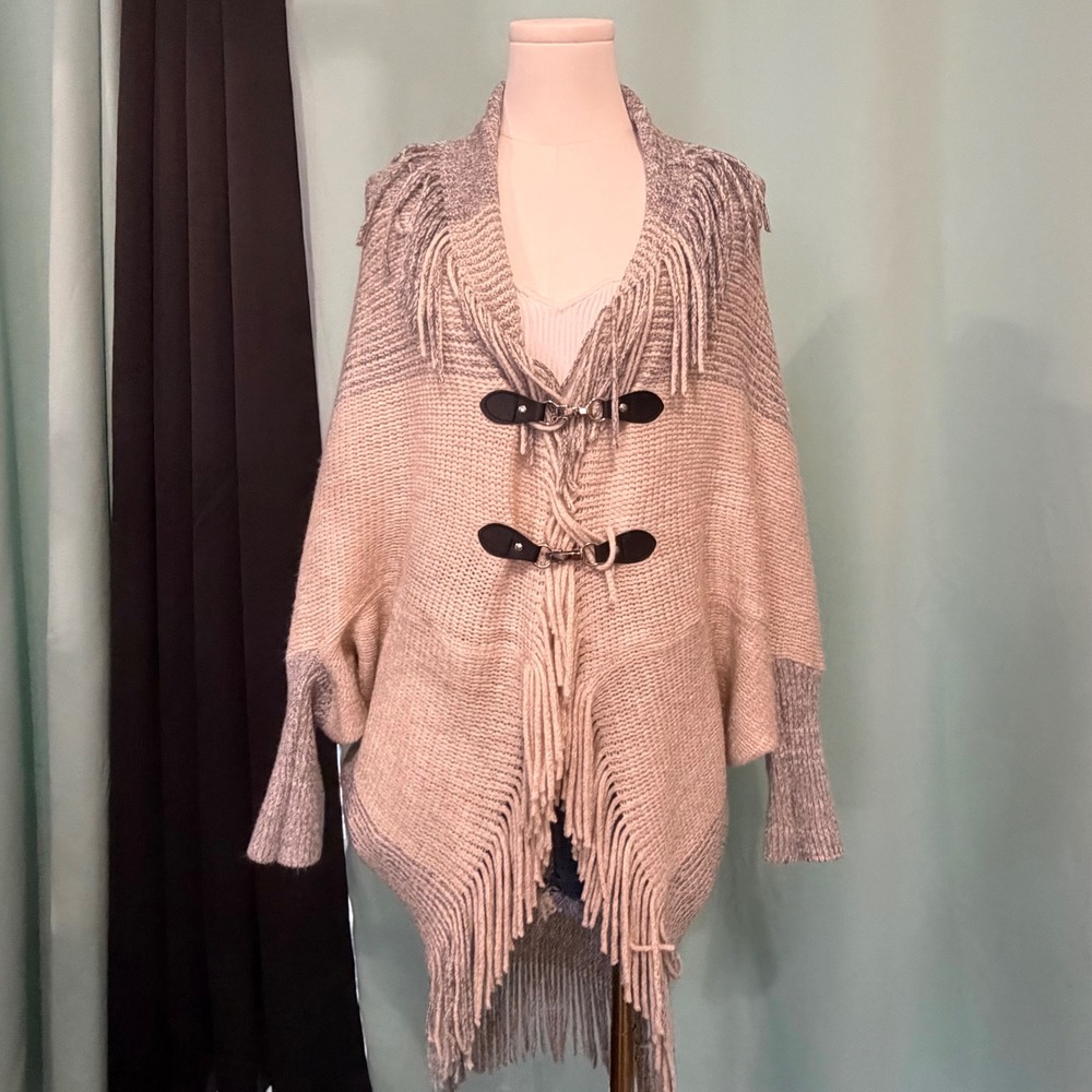Colorblock Toggle Poncho Sweater Gray Ivory OS Boho Cottagecore Fringe Cape
